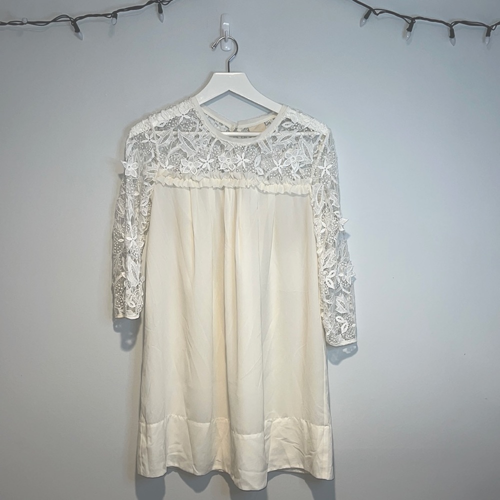 White lace long sleeve trapeze embroidered swing dress 🤍🕸️
